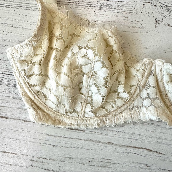 *3/$20* URBAN OUTFITTERS Out From Under Lace Floral Unlined Underwire Bra 32D - Picture 4 of 9
